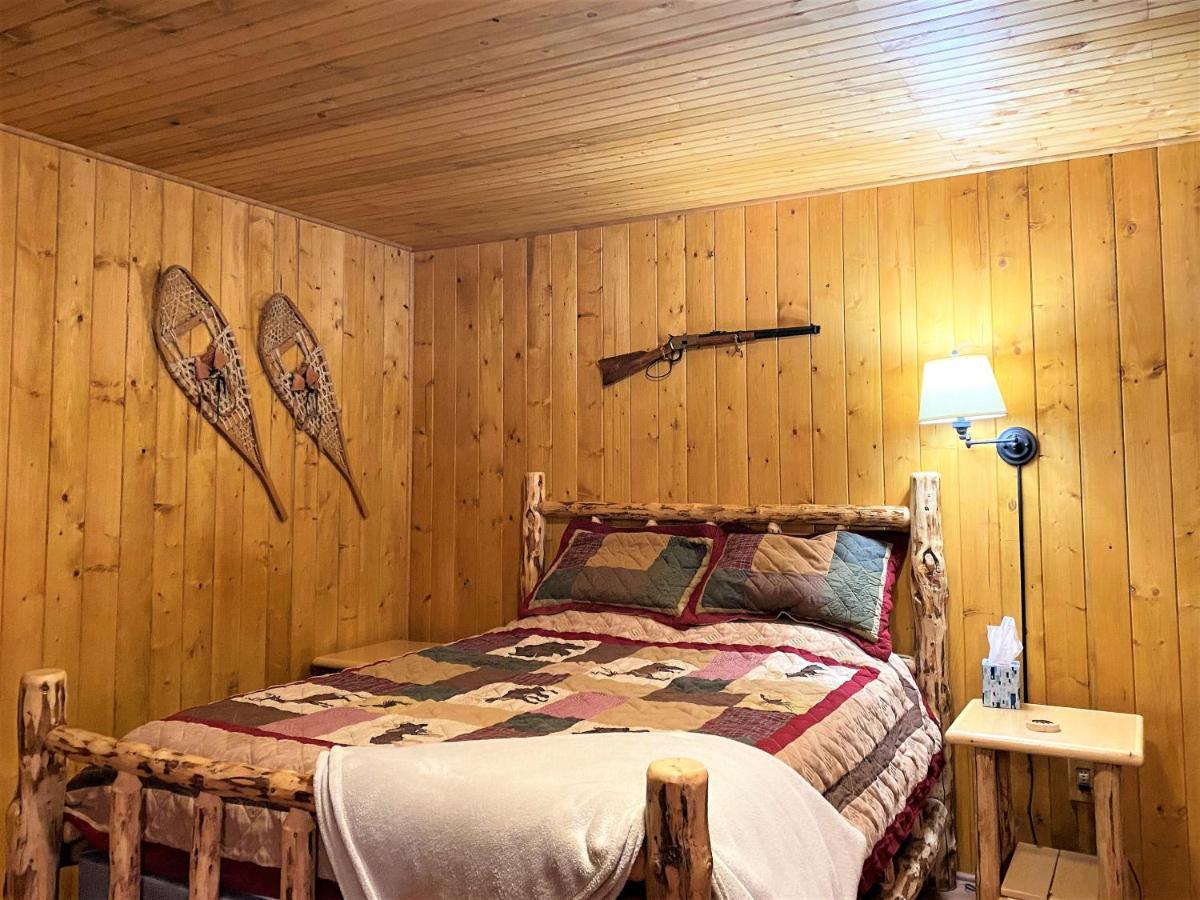 Alaska Creekside In Chalet