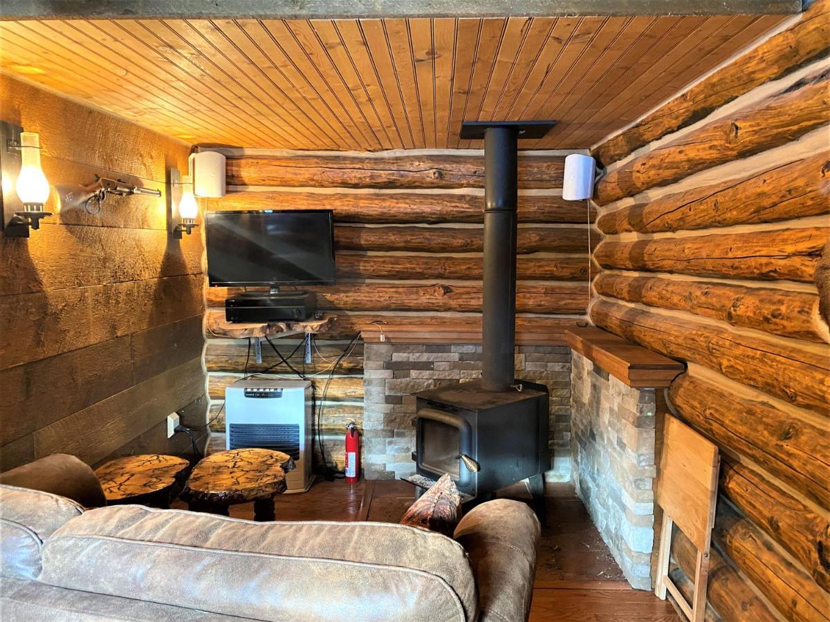 Alaska Creekside In Chalet